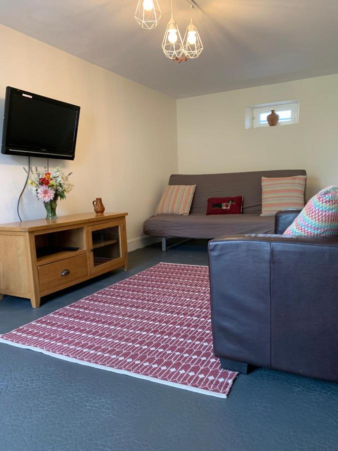 Doxie Cottage Saint-Chabrais Екстер'єр фото